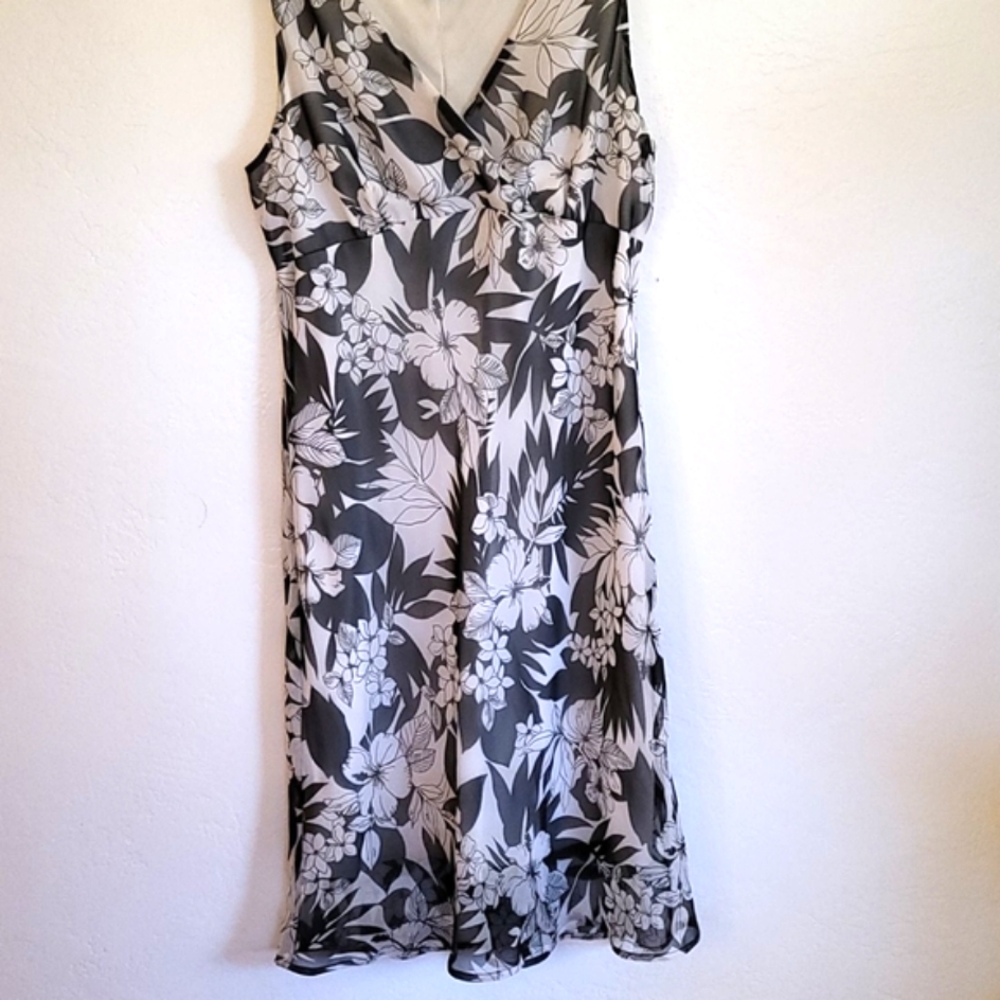 Floral black and white Dress